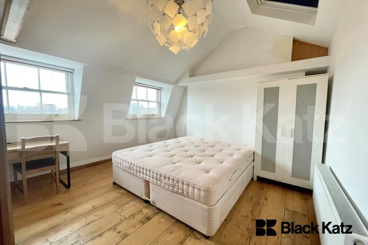  top floor conversion boasts stylish decor throughout and an abundance of light Surrey Square, Elephant & Castle